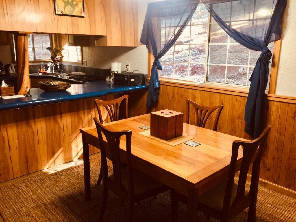 A Lovely Cabin House At Way Woods Retreat With Outdoor Hot Tub! - By Sacred Hub Mgmt Foresthill Eksteriør billede